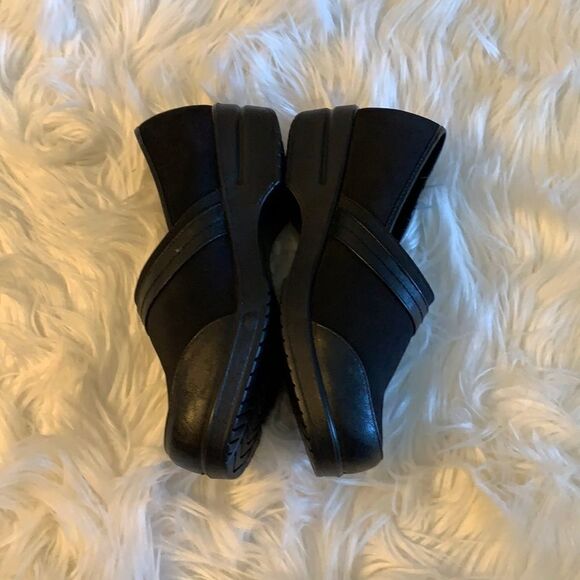 Size 9 Easy Street black shoes NEW - Picture 2 of 6